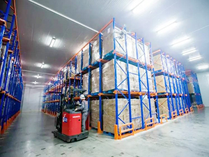 立体冷库内景图